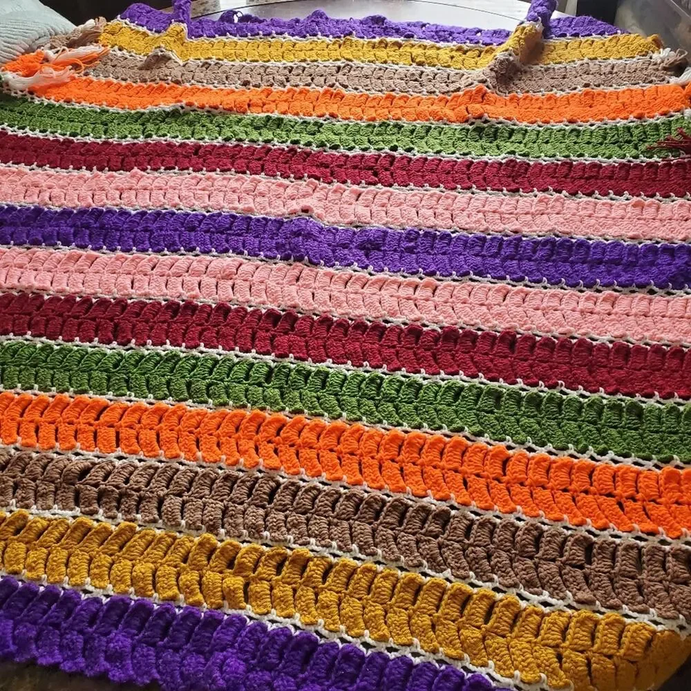 Vintage Colorful yarn fringed crocheted throw blanket EUC
